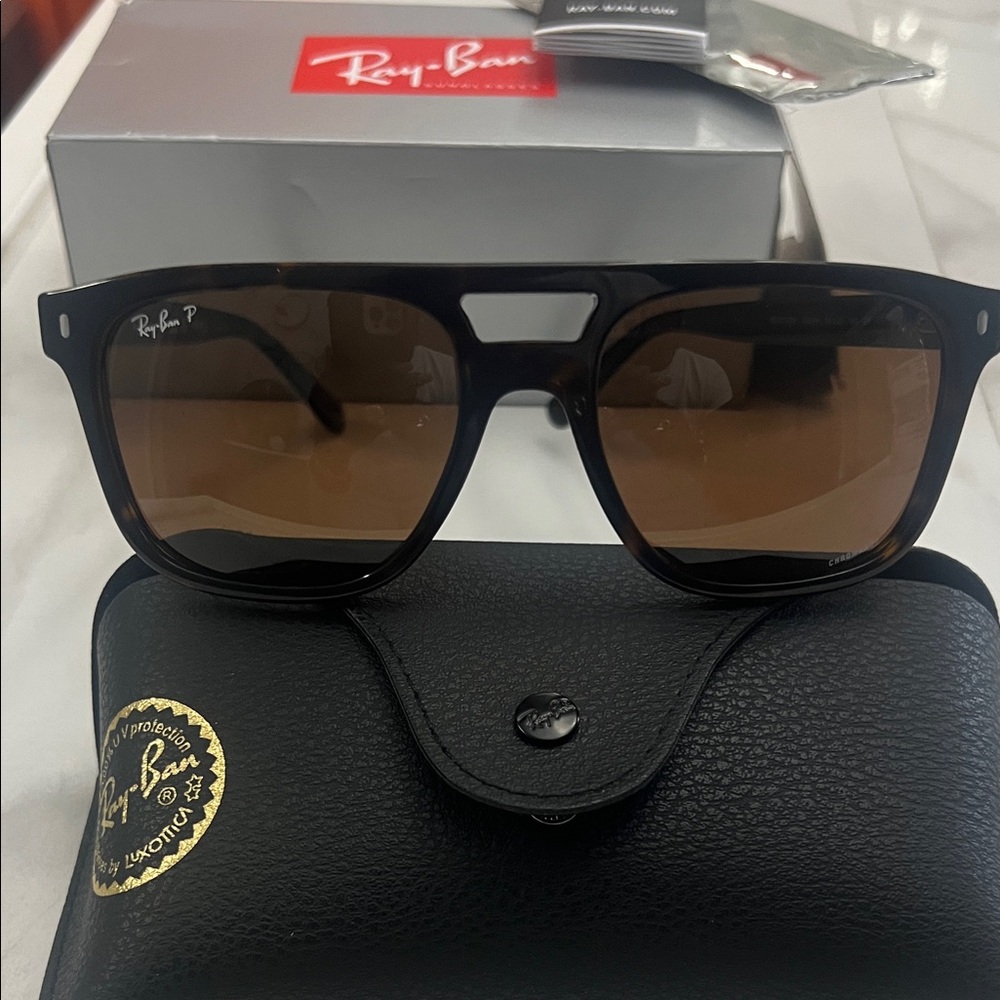 Ray-Ban Black Frame Sunglasses with Brown Lenses! NEW 😎